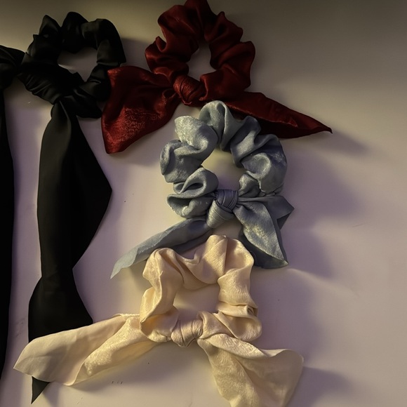 Hair Scrunchie Ribbons - Picture 3 of 3